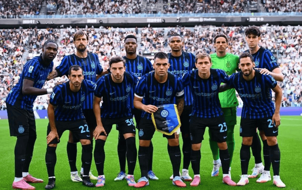 阿圭罗：阿根廷能赢2026世界杯；梅西是巴萨队史最重要的球员（阿圭罗：看好阿根廷夺得2026年世界杯，梅西是巴萨史上最重要的球员）